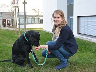 Therapiehund Lotte im Fokus der Wissenschaft